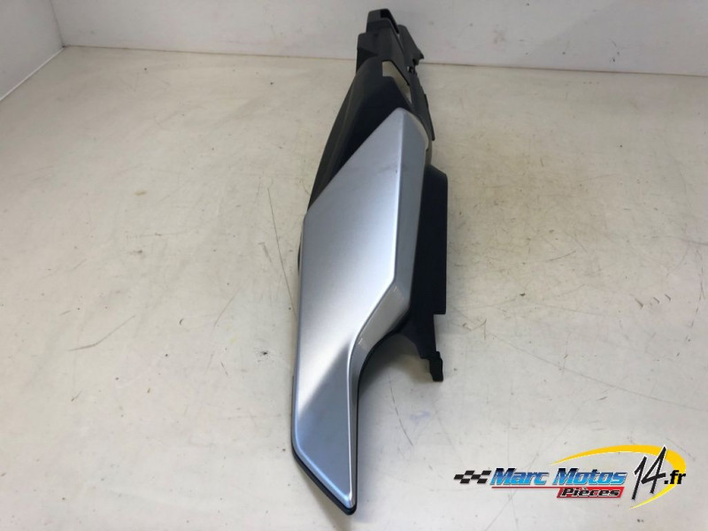 CACHE LATERAL DROIT YAMAHA MT09 TRACER GT 2018