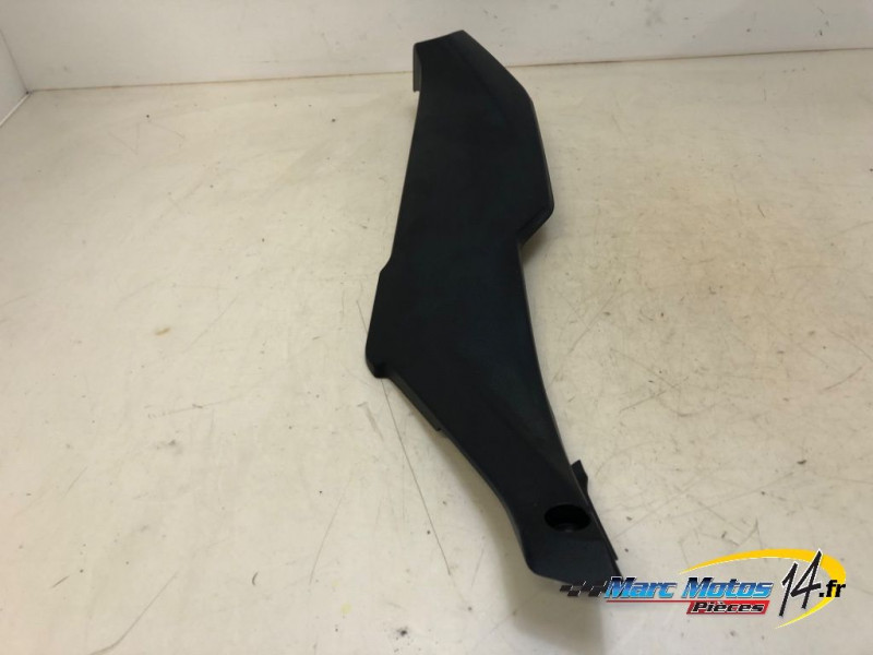 CACHE LATERAL INTERMEDIAIRE DROIT YAMAHA MT09 TRACER GT 2018