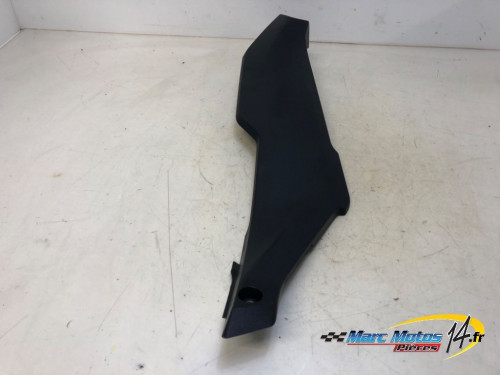 CACHE LATERAL INTERMEDIAIRE GAUCHE YAMAHA MT09 TRACER GT 2018