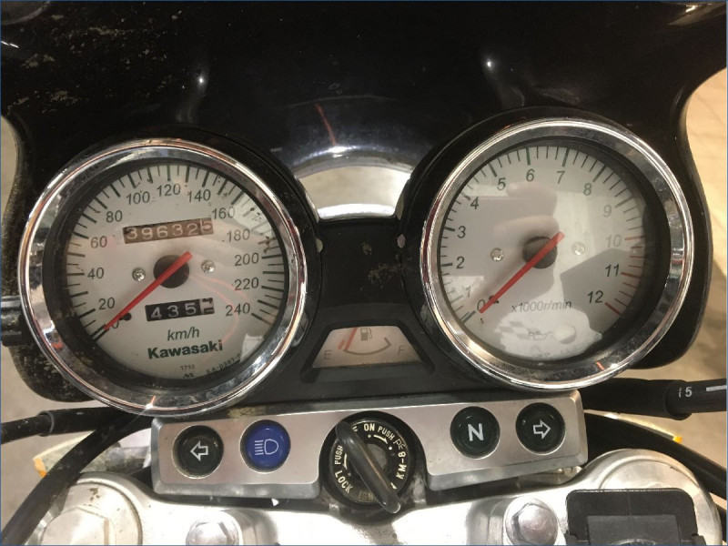 KAWASAKI ZR7 N