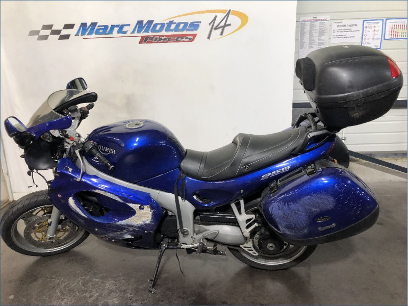 TRIUMPH 955 SPRINT ST