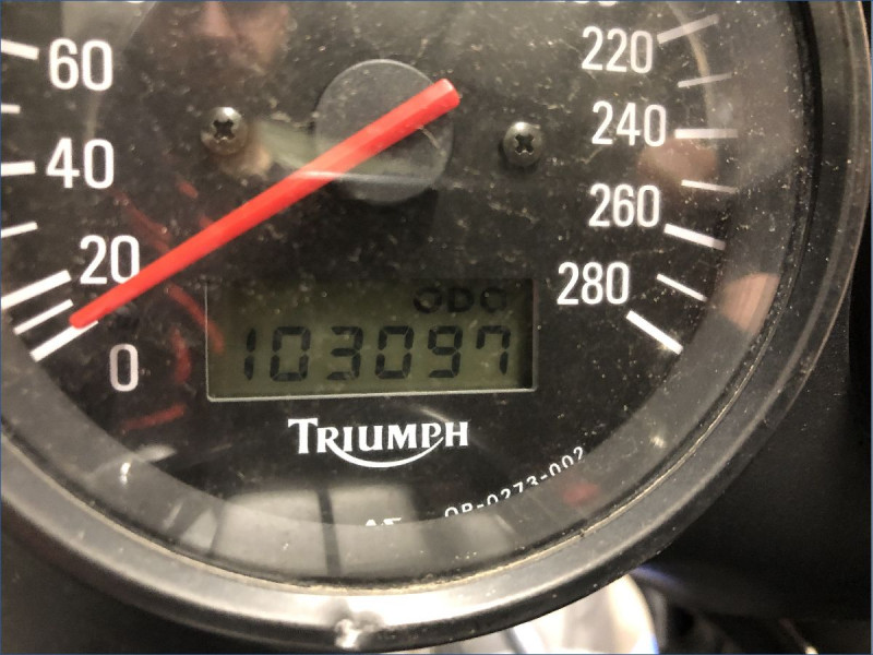 TRIUMPH 955 SPRINT ST
