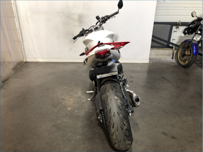 TRIUMPH 675 STREET TRIPLE R ABS