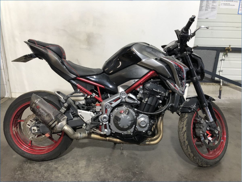 KAWASAKI Z900 