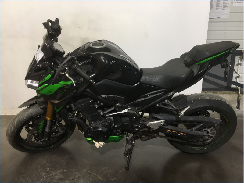 KAWASAKI Z900 
