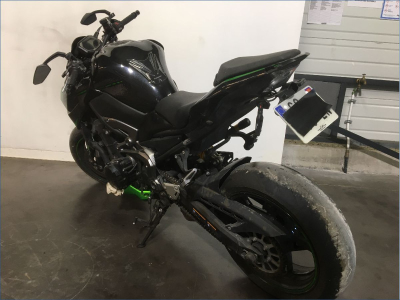KAWASAKI Z900 