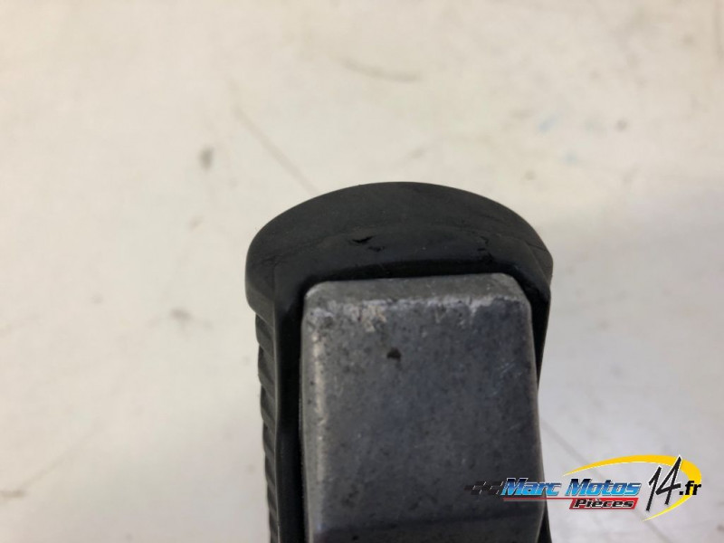REPOSE-PIED ARRIERE DROIT BMW R1200GS 2006