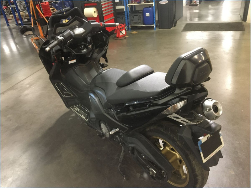 YAMAHA 530 TMAX 