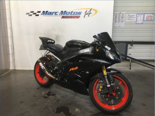 YAMAHA R6 