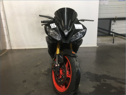 YAMAHA R6 