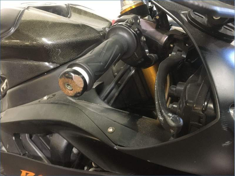 YAMAHA R6 