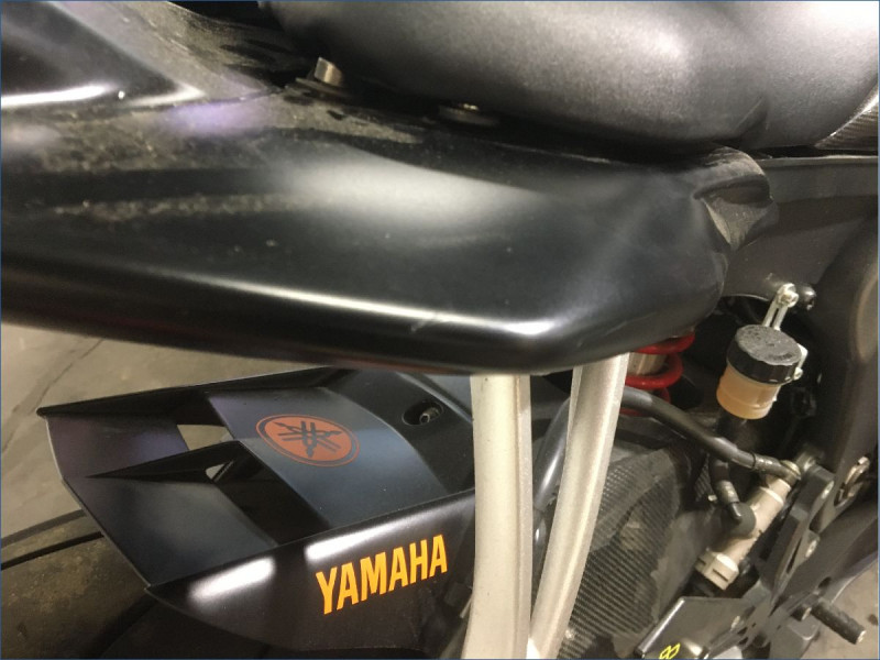 YAMAHA R6 