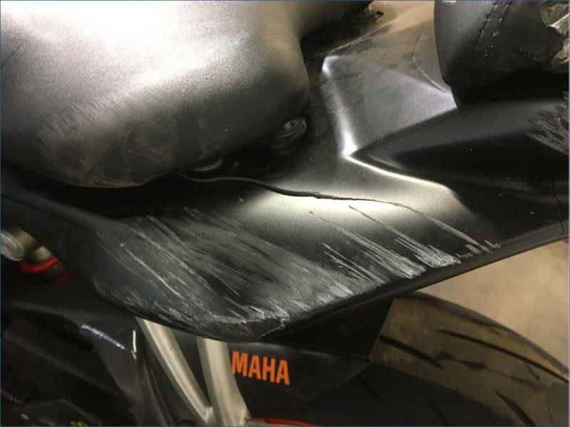 YAMAHA R6 