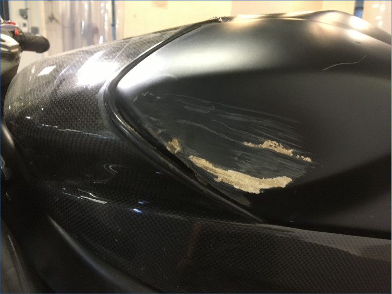 YAMAHA R6 