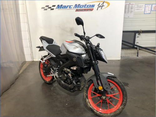 YAMAHA MT125 