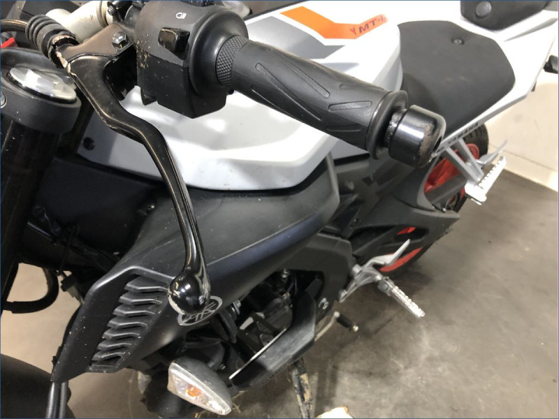 YAMAHA MT125 