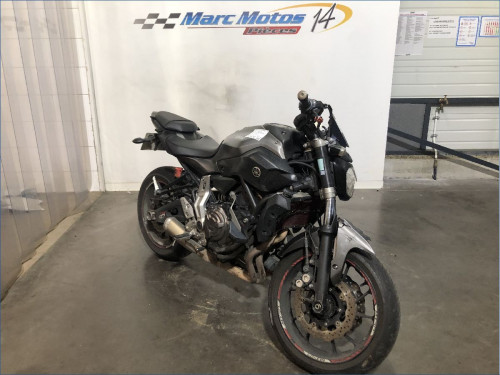 YAMAHA MT07 