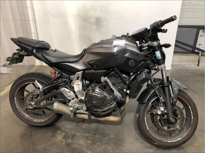 YAMAHA MT07 