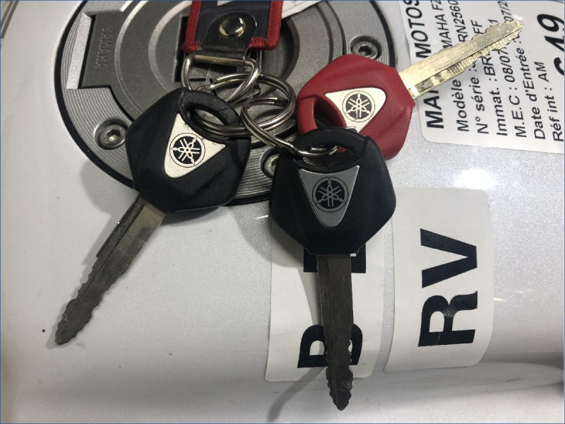 YAMAHA R1 