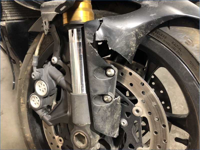 YAMAHA R1 