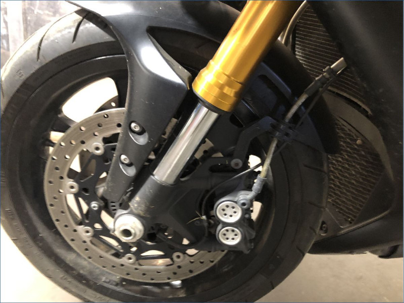 YAMAHA R1 