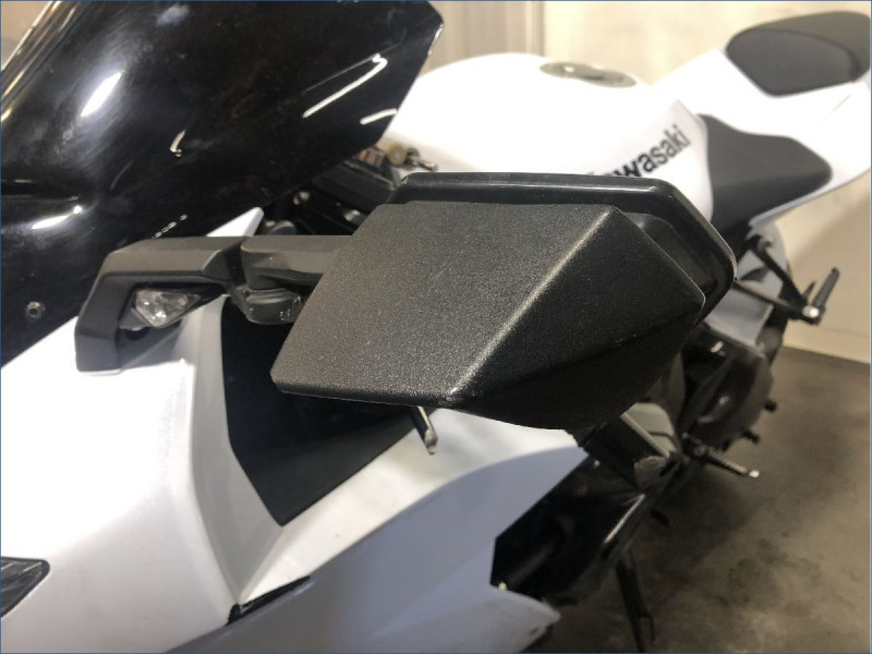 KAWASAKI ZX10R 