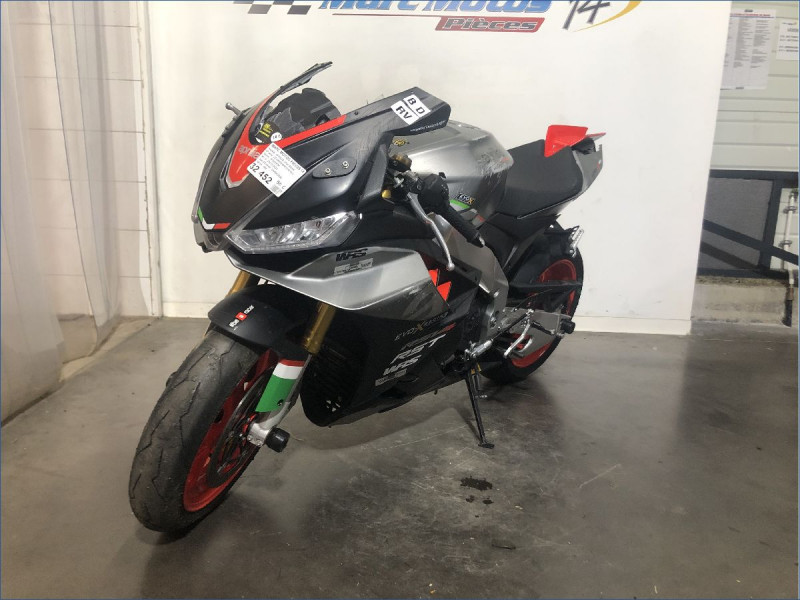 APRILIA 1100 RSV4 