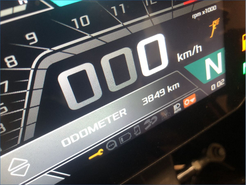 APRILIA 1100 RSV4 