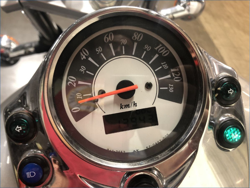 SUZUKI 125 INTRUDER 
