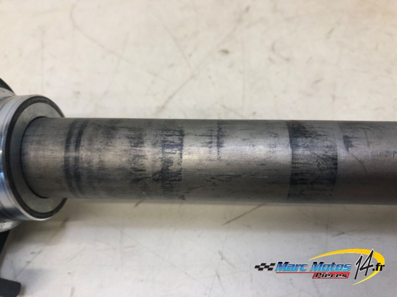 AXE DE ROUE ARRIERE SUZUKI 750 GSX-S A2 2020