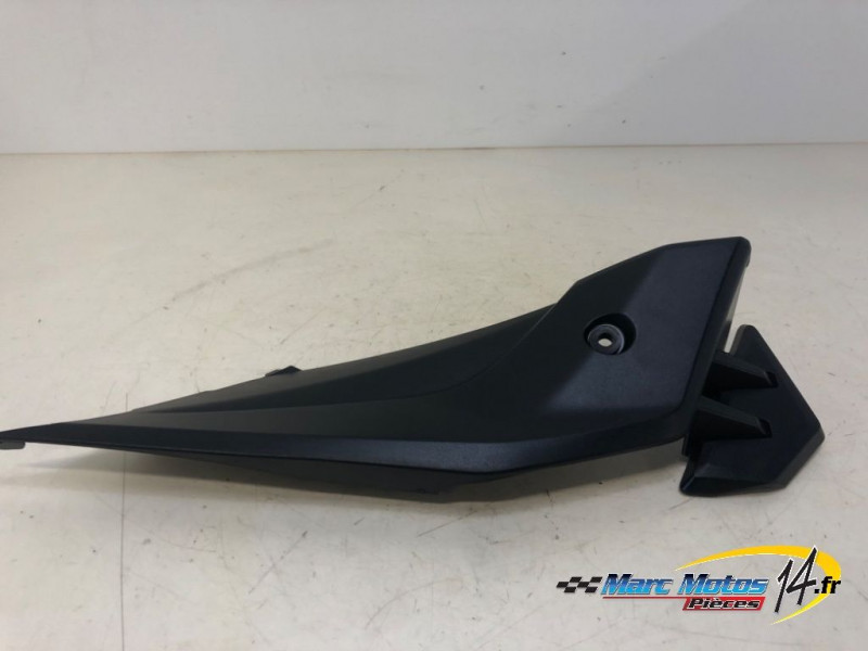 CACHE LATERAL INTERMEDIAIRE DROIT SUZUKI 750 GSX-S A2 2020