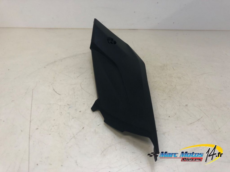 CACHE LATERAL INTERMEDIAIRE DROIT SUZUKI 750 GSX-S A2 2020