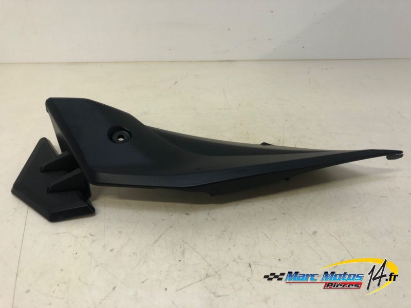 CACHE LATERAL INTERMEDIAIRE GAUCHE SUZUKI 750 GSX-S A2 2020