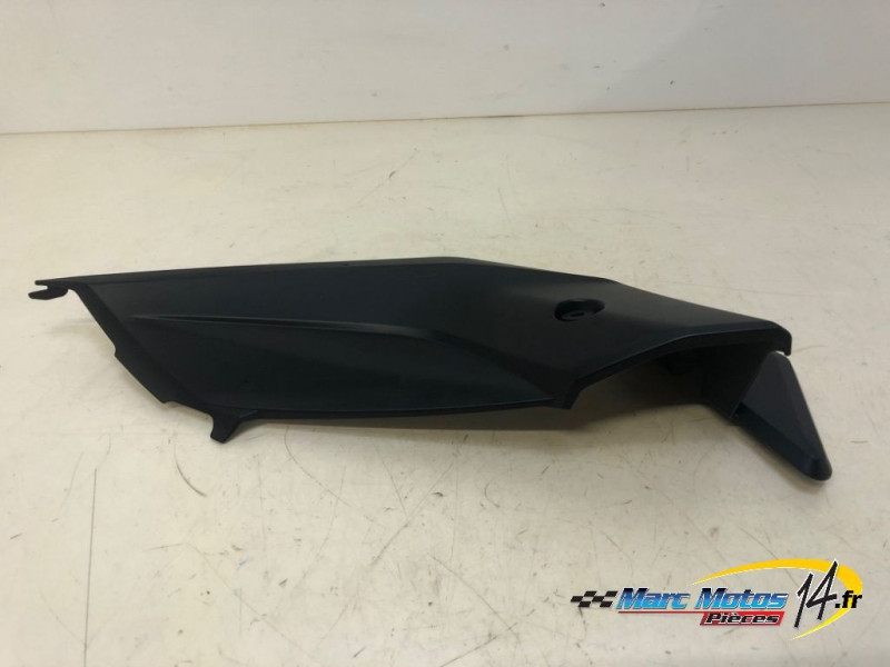 CACHE LATERAL INTERMEDIAIRE GAUCHE SUZUKI 750 GSX-S A2 2020