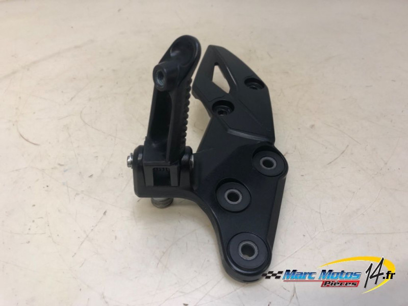 PLATINE AVANT DROITE SUZUKI 750 GSX-S A2 2020