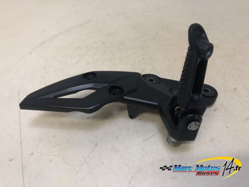 PLATINE AVANT DROITE SUZUKI 750 GSX-S A2 2020