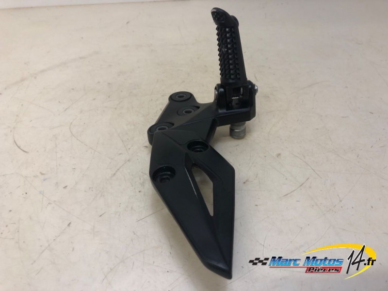 PLATINE AVANT DROITE SUZUKI 750 GSX-S A2 2020