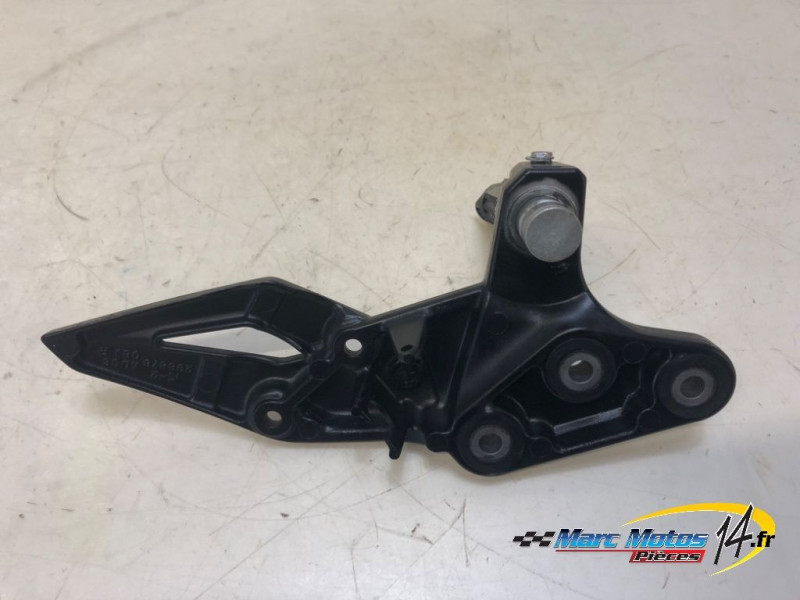 PLATINE AVANT DROITE SUZUKI 750 GSX-S A2 2020
