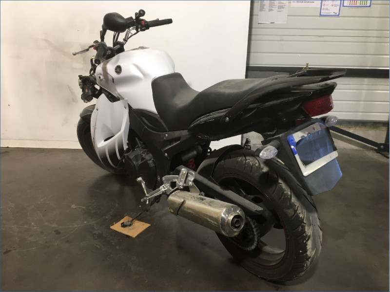 YAMAHA 900 TDM 