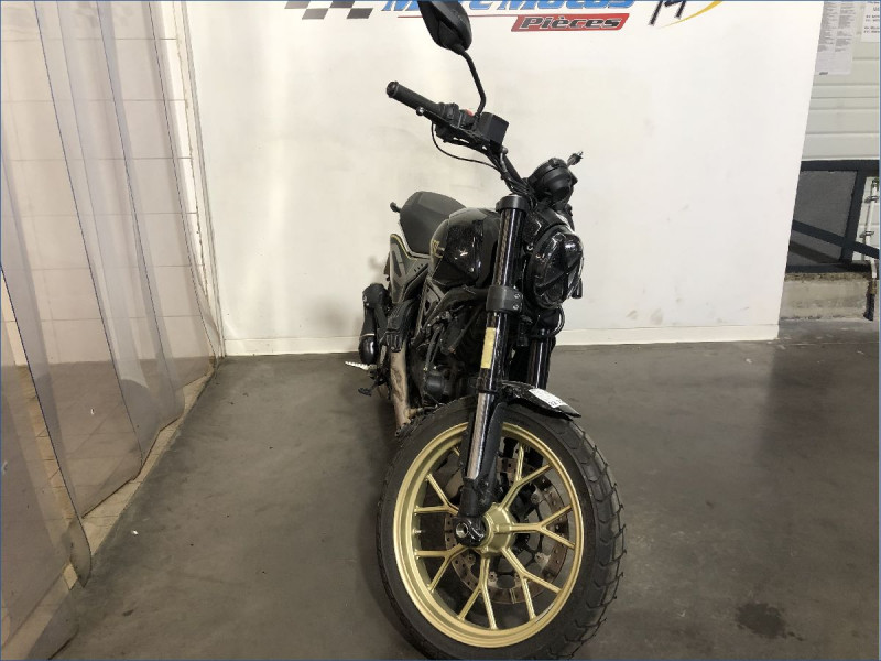 DUCATI 800 SCRAMBLER 