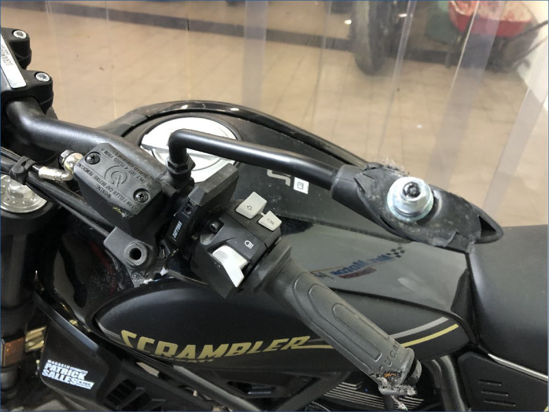 DUCATI 800 SCRAMBLER 