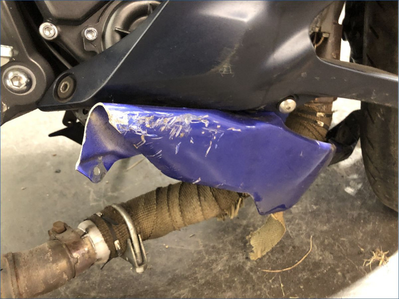 YAMAHA R7 