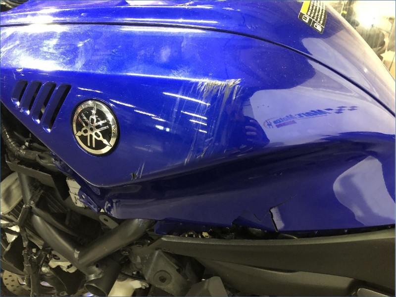 YAMAHA R7 
