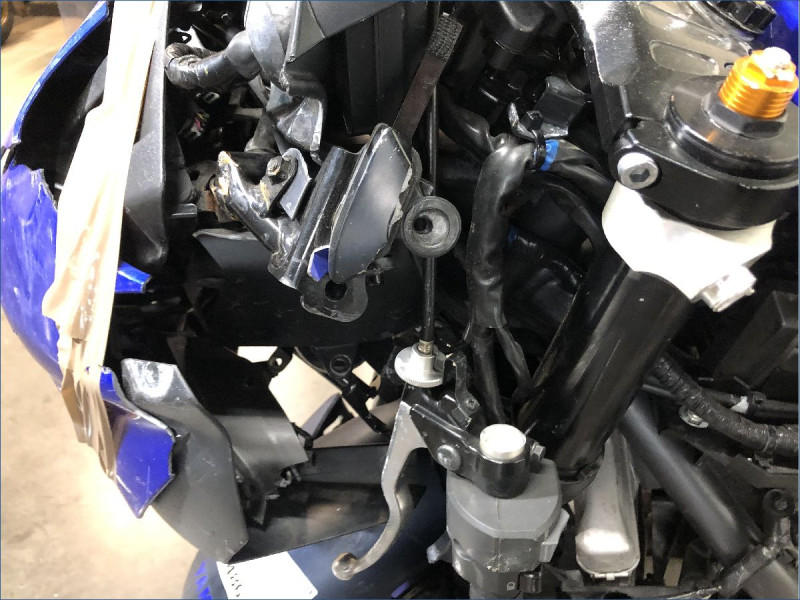 YAMAHA R7 