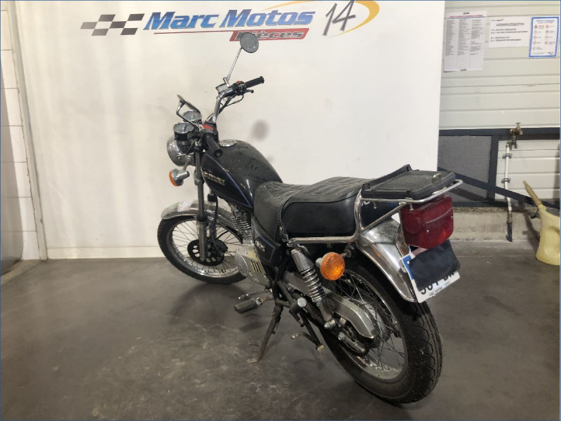 SUZUKI 125 GN 