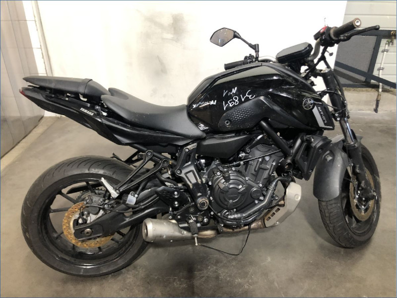 YAMAHA MT07 