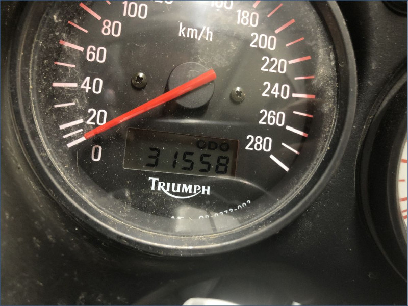 TRIUMPH 955 SPRINT ST