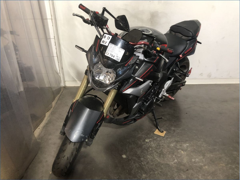 SUZUKI 750 GSR 