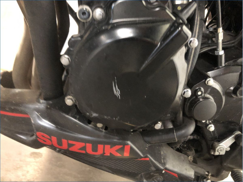 SUZUKI 750 GSR 