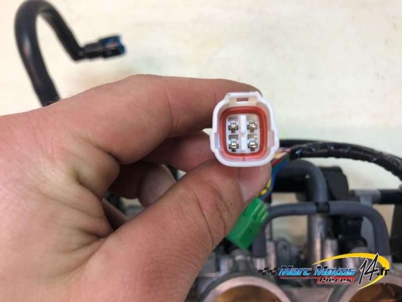 RAMPE D'INJECTION SUZUKI 1000 GSXR 2009